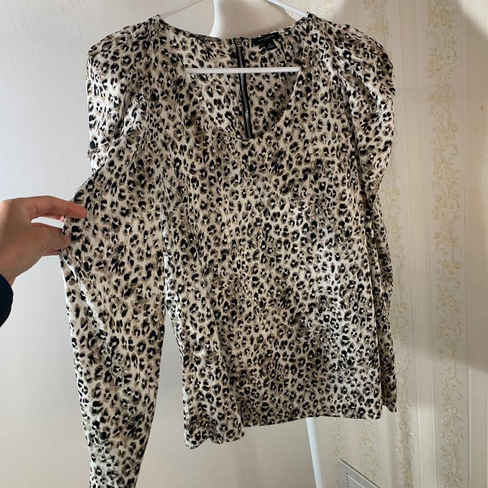Ann Taylor women’s Leopard top size 4